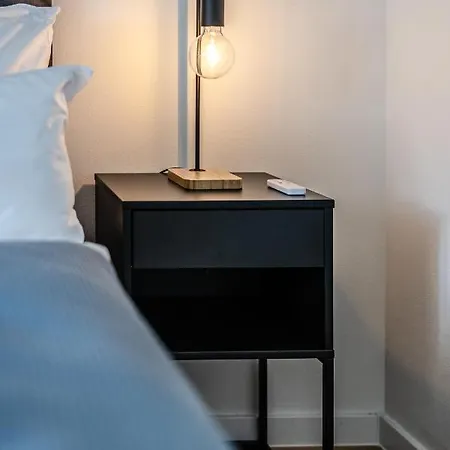 Prime: Design Fur 4 - Zentrale Lage *