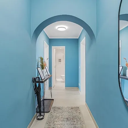 Prime: Design Fur 4 - Zentrale Lage Apartment *